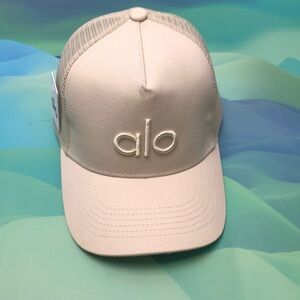 Alo Yoga Bone District Mesh Trucker Hat | Adjustable Snapback